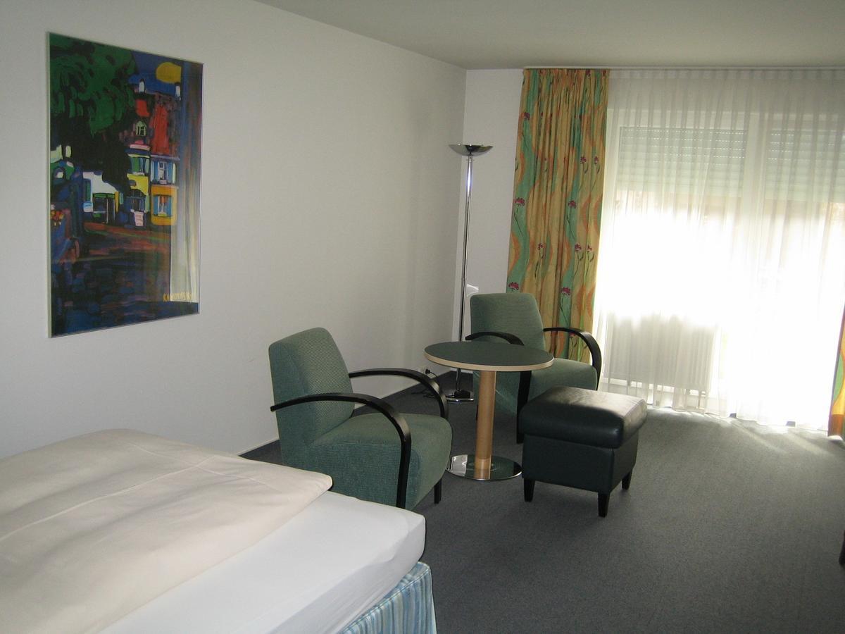 Single Room,1024771738:JPEG